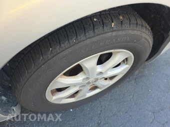 2010 Toyota Camry LE – miniatura 9