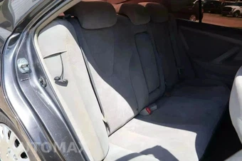 2010 Toyota Camry LE - miniatura 14