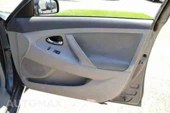 2010 Toyota Camry LE - miniatura 16