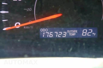 2010 Toyota Camry LE - miniatura 20