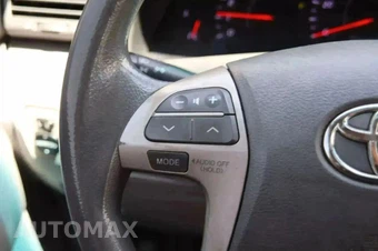 2010 Toyota Camry LE - miniatura 21