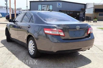 2010 Toyota Camry LE - miniatura 29