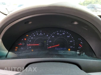 2010 Toyota Camry LE – miniatura 12