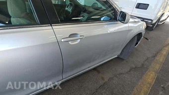 2010 Toyota Camry LE – miniatura 23