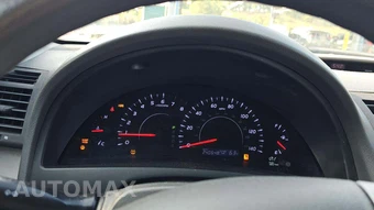 2010 Toyota Camry LE – miniatura 29