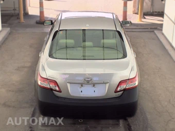 2010 Toyota Camry LE – miniatura 5