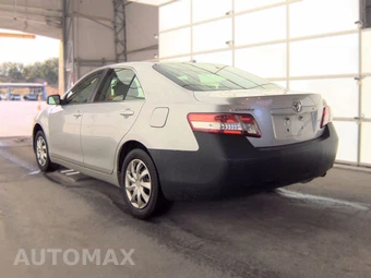 2010 Toyota Camry LE – miniatura 6