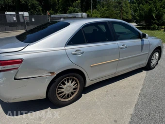 2010 Toyota Camry LE - miniatura 12