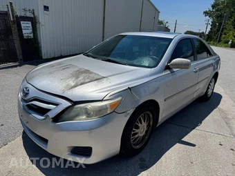 2010 Toyota Camry LE - miniatura 14