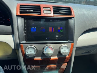 2010 Toyota Camry LE - miniatura 18