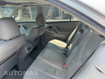 2010 Toyota Camry LE - miniatura 21