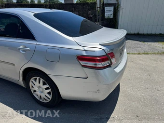 2010 Toyota Camry LE - miniatura 9