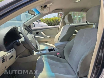 2010 Toyota Camry LE - miniatura 6