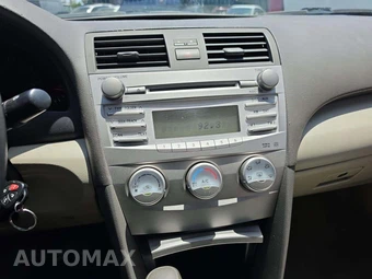 2010 Toyota Camry LE - miniatura 9