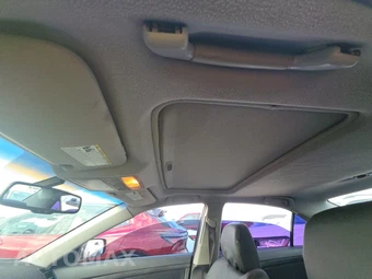 2010 Toyota Camry SE – miniatura 17