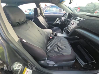 2010 Toyota Camry SE – miniatura 8