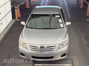 2010 Toyota Camry SE - miniatura 2