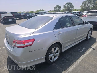 2010 Toyota Camry SE - miniatura 4