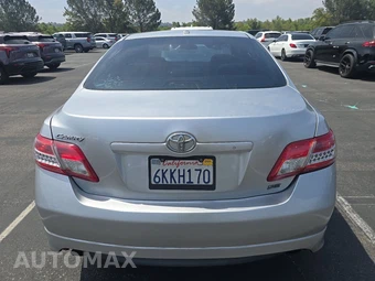 2010 Toyota Camry SE - miniatura 5