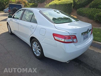 2010 Toyota Camry XLE - miniatura 2
