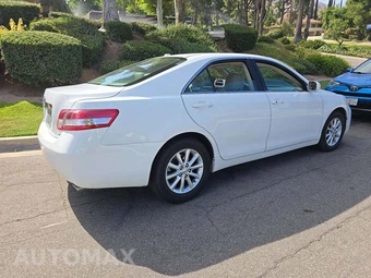 2010 Toyota Camry XLE - miniatura 3
