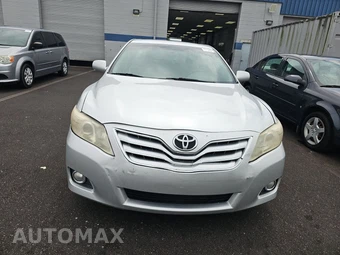 2010 Toyota Camry XLE - miniatura 2