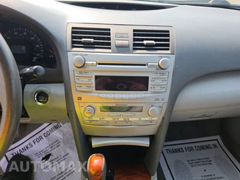 2010 Toyota Camry XLE - miniatura 11