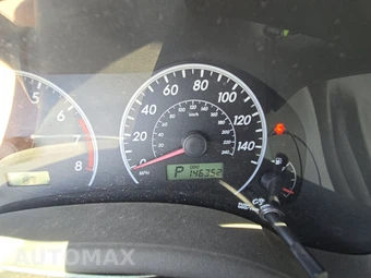 2010 Toyota Corolla - miniatura 12