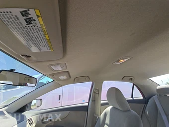 2010 Toyota Corolla - miniatura 17