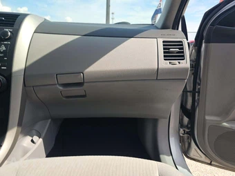 2010 Toyota Corolla - miniatura 16