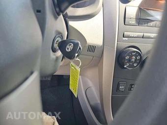 2010 Toyota Corolla - miniatura 5