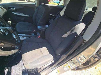 2010 Toyota Corolla – miniatura 12