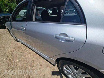 2010 Toyota Corolla – miniatura 3