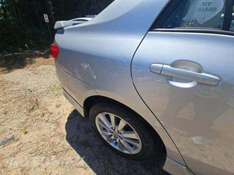 2010 Toyota Corolla – miniatura 6