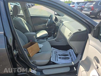 2010 Toyota Corolla – miniatura 18