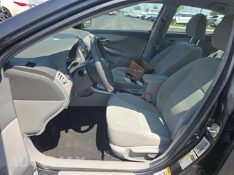 2010 Toyota Corolla – miniatura 6