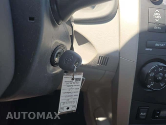 2010 Toyota Corolla – miniatura 8