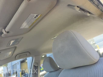 2010 Toyota Corolla - miniatura 17