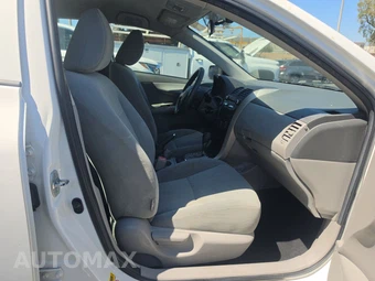 2010 Toyota Corolla - miniatura 8