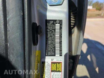 2010 Toyota Corolla – miniatura 6