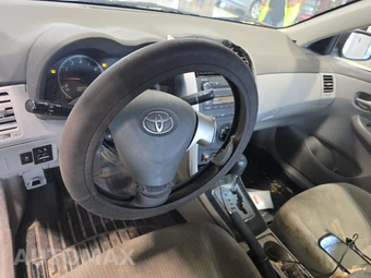 2010 Toyota Corolla - miniatura 11