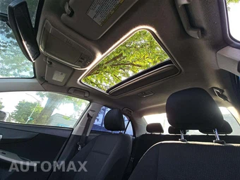 2010 Toyota Corolla – miniatura 11