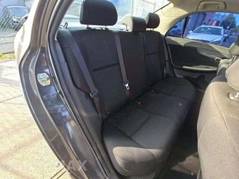 2010 Toyota Corolla – miniatura 16
