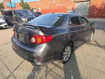 2010 Toyota Corolla – miniatura 3