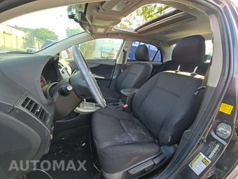 2010 Toyota Corolla – miniatura 6
