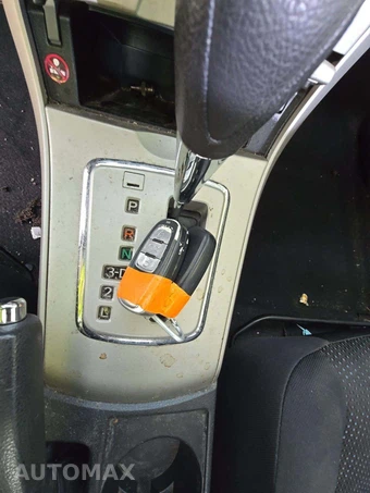 2010 Toyota Corolla – miniatura 8