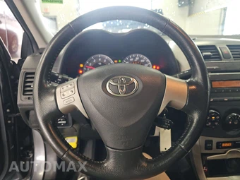 2010 Toyota Corolla – miniatura 10