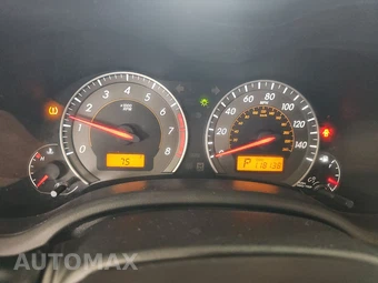 2010 Toyota Corolla – miniatura 12