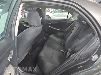 2010 Toyota Corolla – miniatura 13