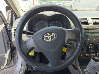 2010 Toyota Corolla – miniatura 10